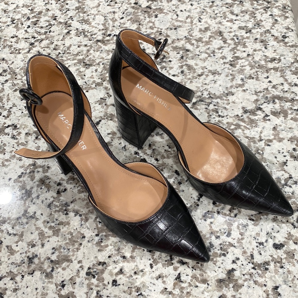 Marc Fisher 7 1/2M Black Pump